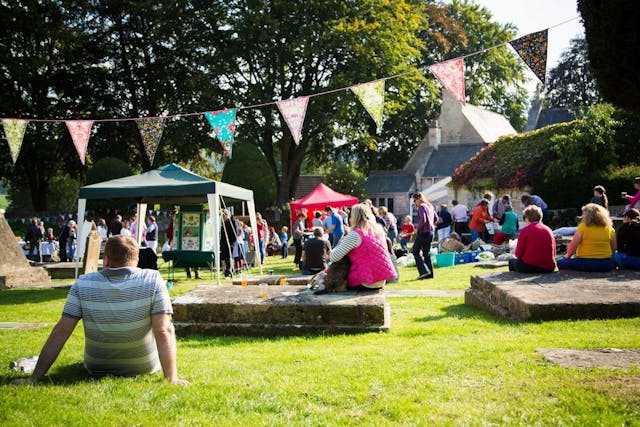 Painswick Feast & Clypping Ceremony 